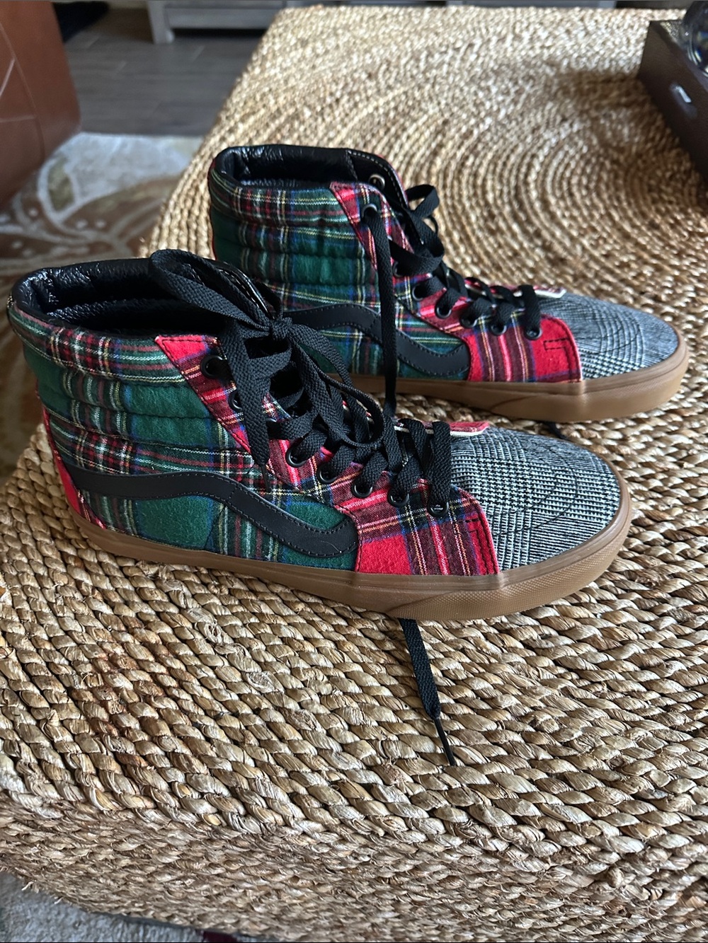 Vans shoes Men’s size 9 High-Top Plaid & Houndstooth Sneakers